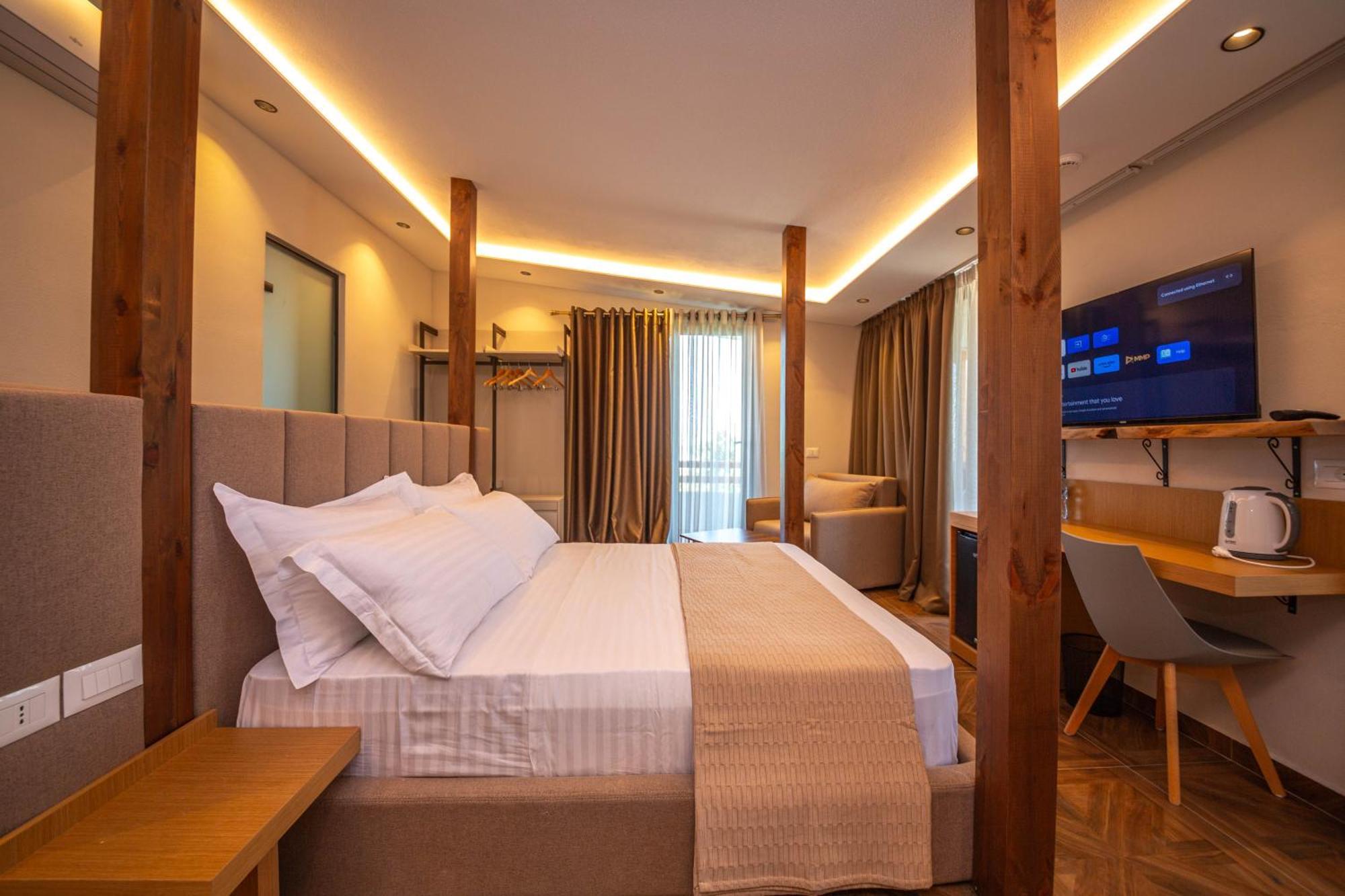 Emara Boutique Hotel Kavaje Ngoại thất bức ảnh