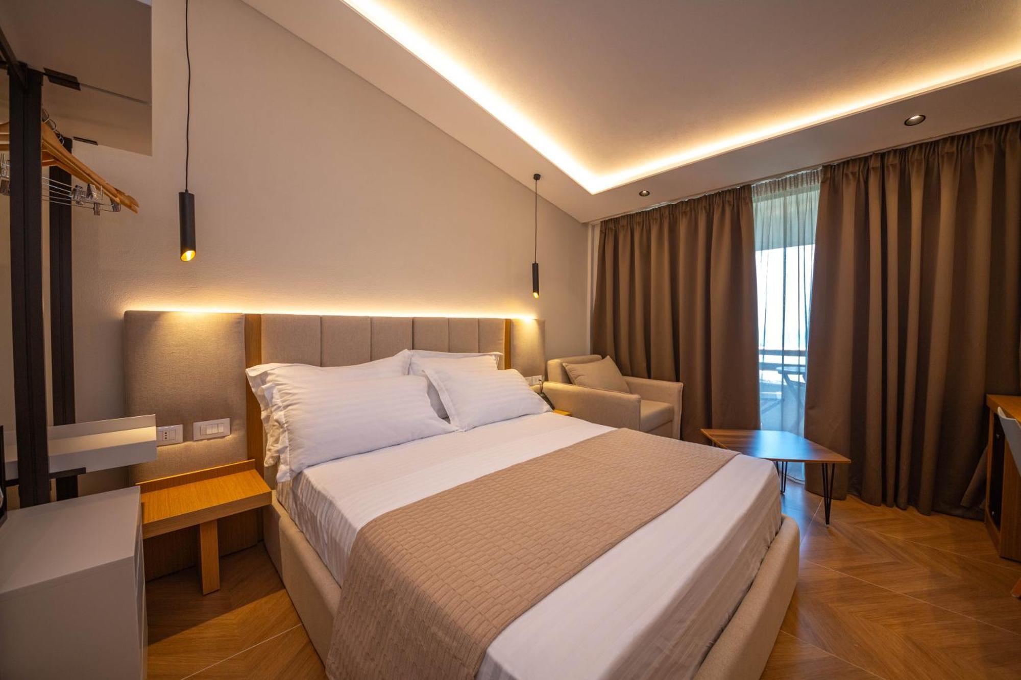 Emara Boutique Hotel Kavaje Ngoại thất bức ảnh